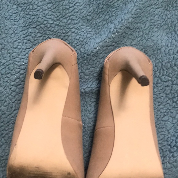 Guess - Picture 3 of 3